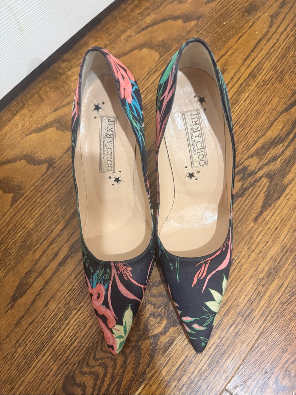 Jimmy Choo/Black Silk Floral Pointed-Toe Pumps/RARE! NEVER WORN! Size 6.5! NWOT! - Picture 2 of 16
